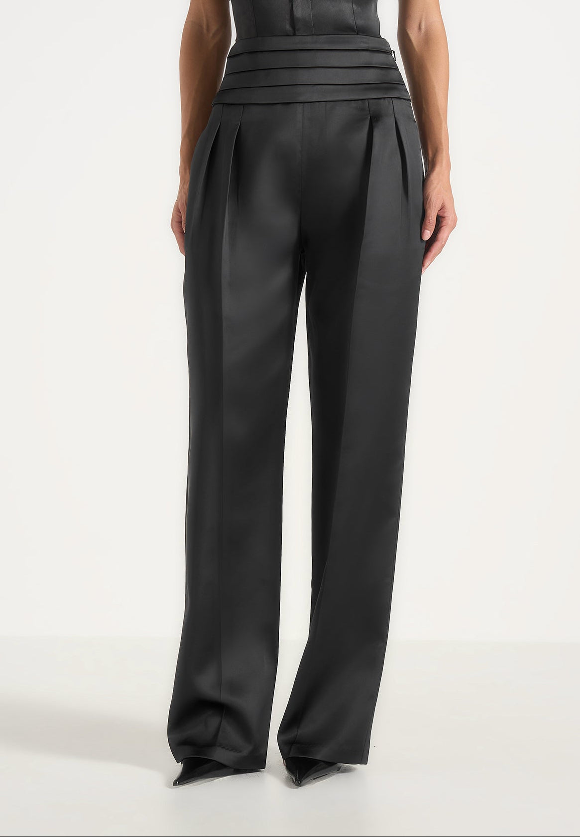 Fallon - Pleated Waistband Straight Leg Trousers - Black