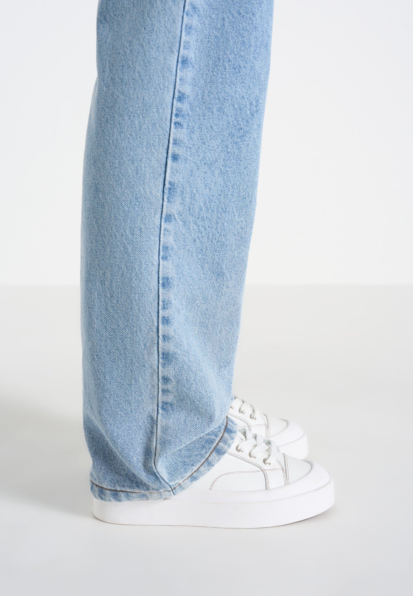 Women's Vienna - Leather Contrast Stitch Sneaker - White