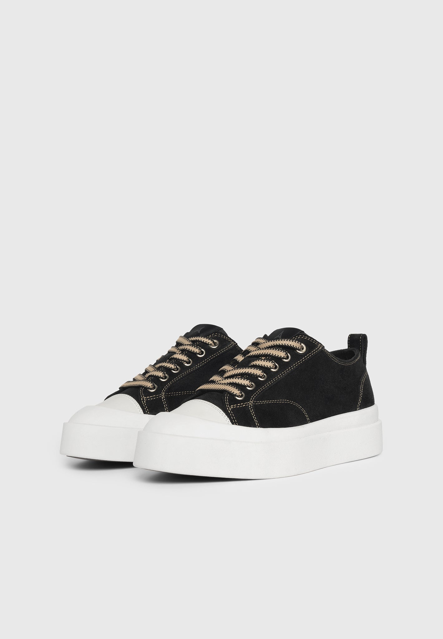 Vienna - Suede Contrast Stitch Sneaker - Black