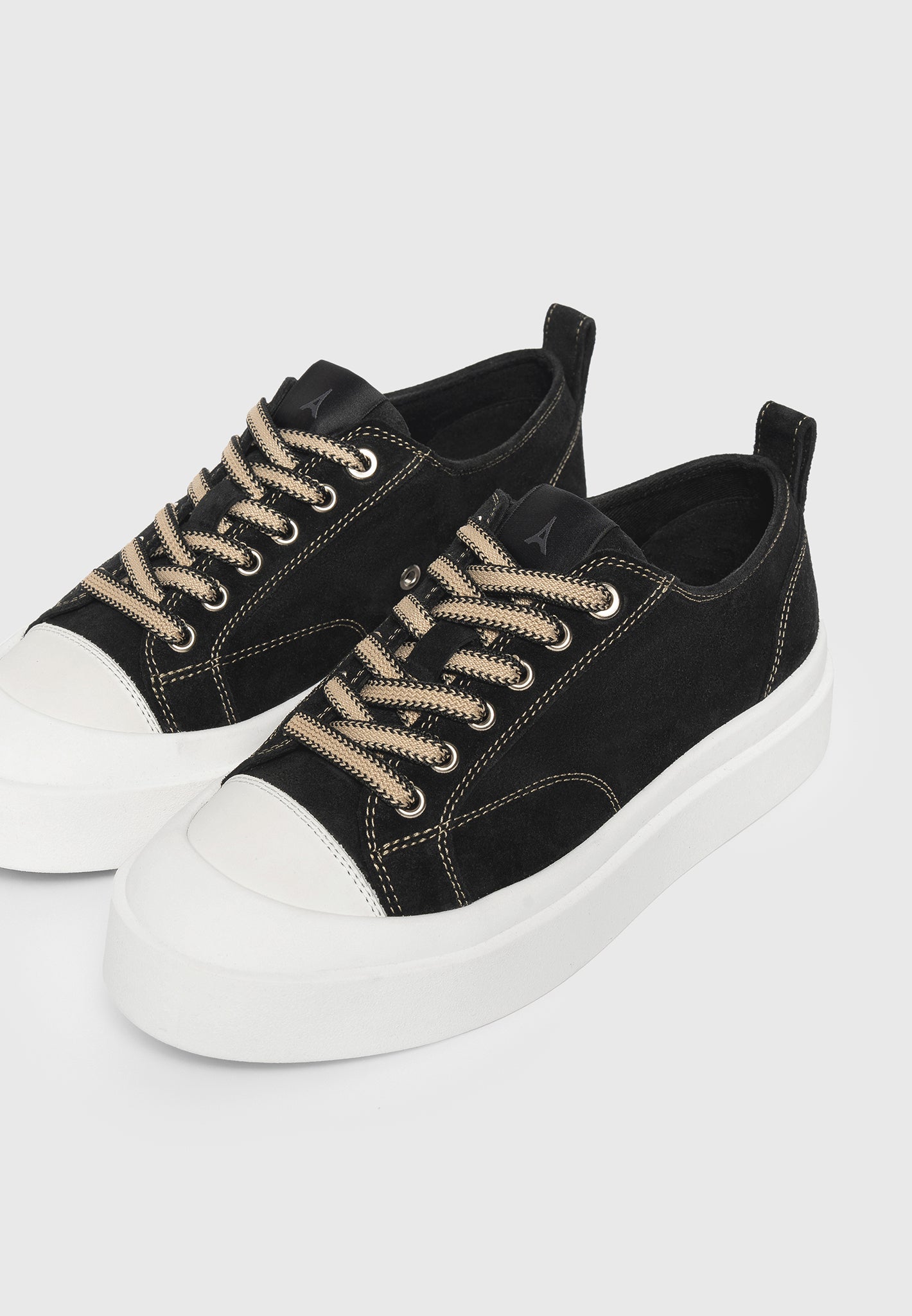Vienna - Suede Contrast Stitch Sneaker - Black
