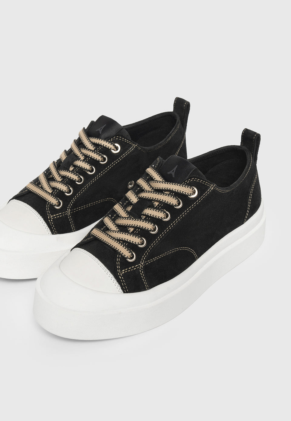 womens-vienna-suede-contrast-stitch-sneaker-black