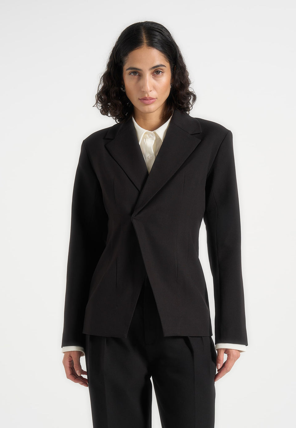 beatrice-tailored-cinched-blazer-black