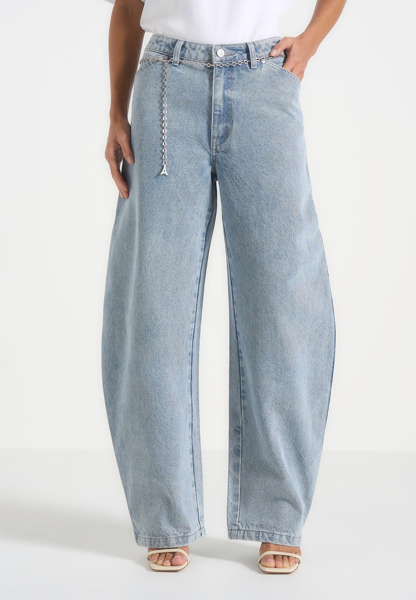 Enora - Hourglass Jean With Chain - Mid Blue 