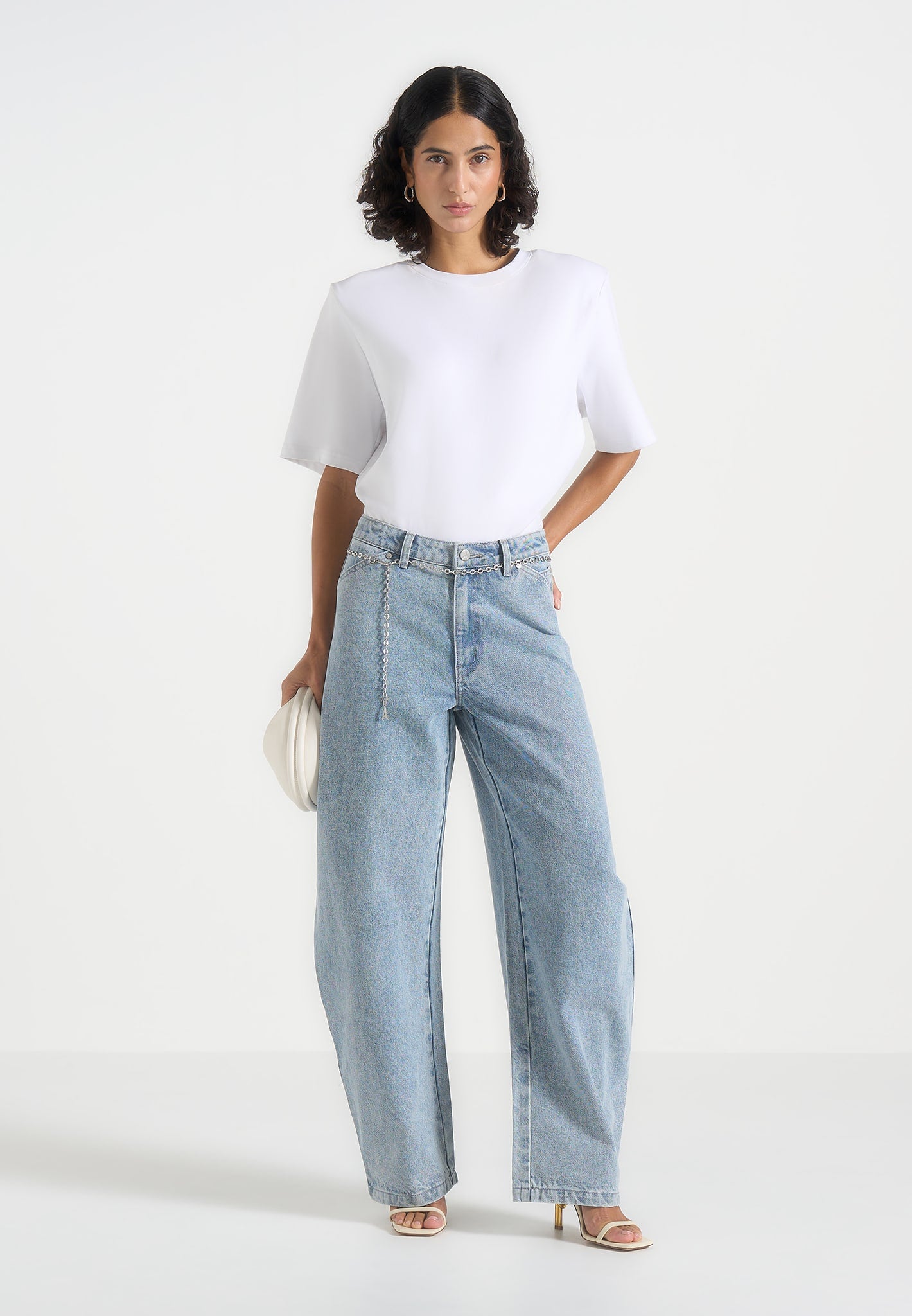 Enora - Hourglass Jean With Chain - Mid Blue
