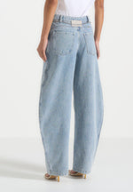 Enora - Hourglass Jean With Chain - Mid Blue