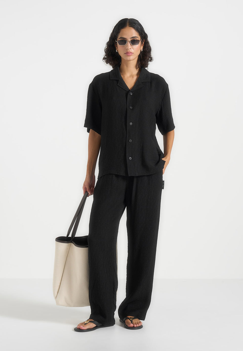 addison-unisex-textured-relaxed-fit-trousers-black