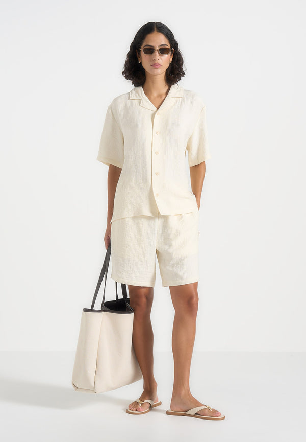 Ari - Unisex Textured Shorts - Cream