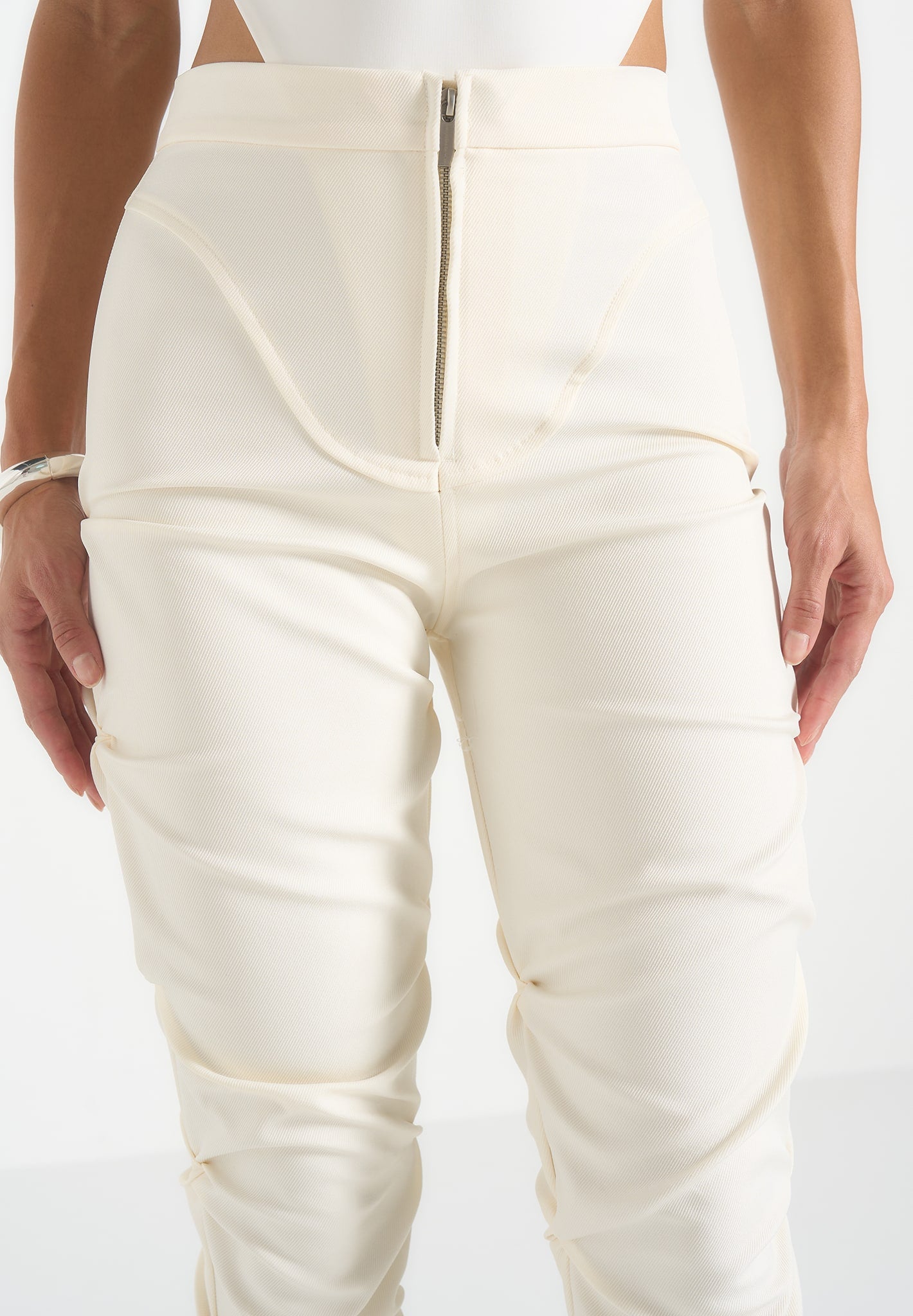 Caroline - Tacked Twill Fit & Flare Trousers - White
