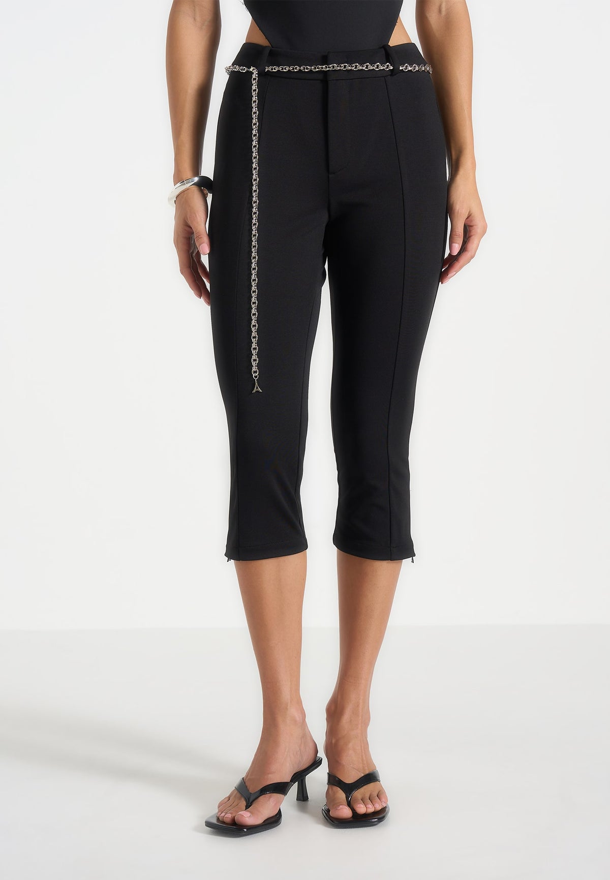 Una - Capri Leggings With Chain - Black