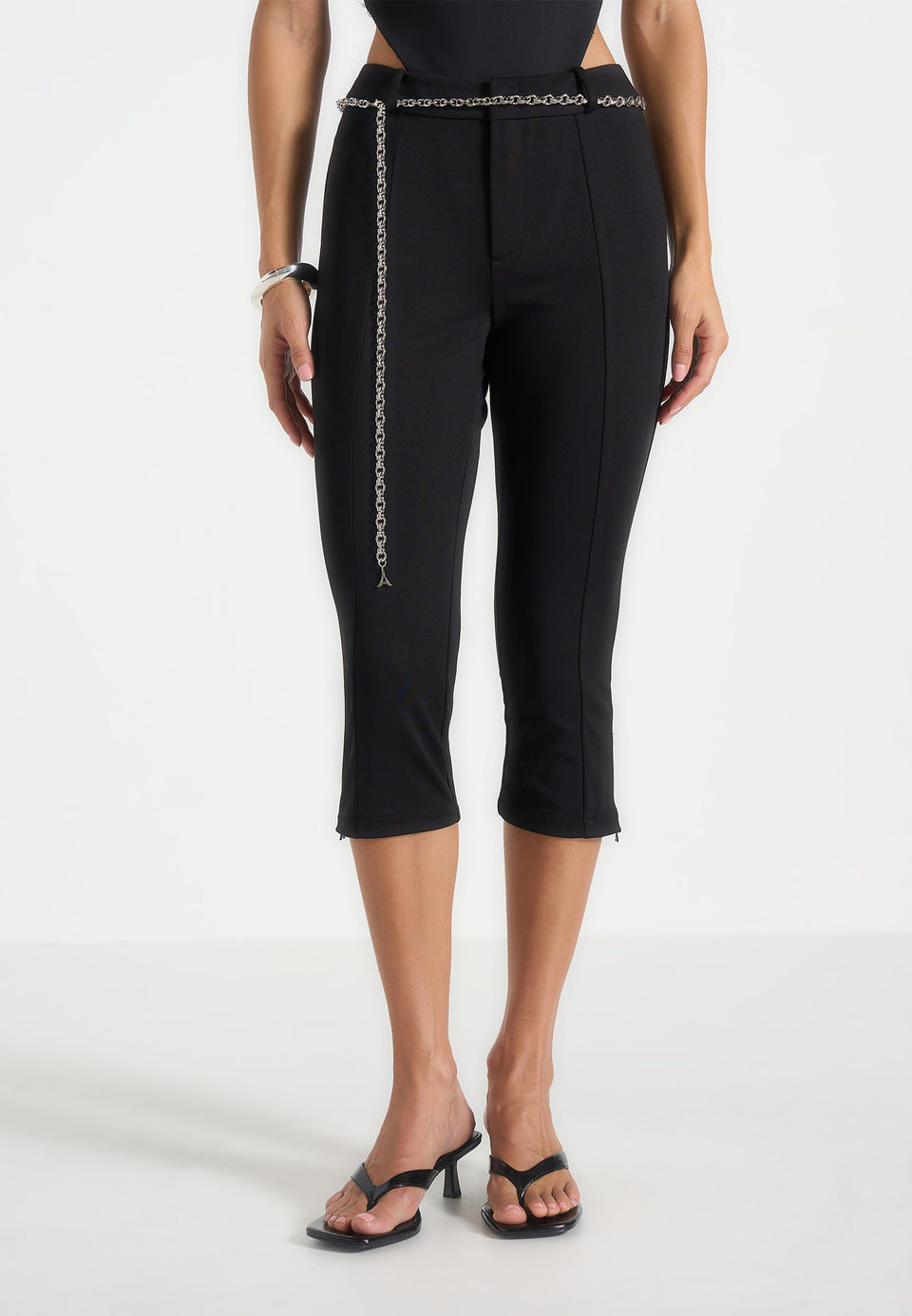 una-capri-leggings-with-chain-black