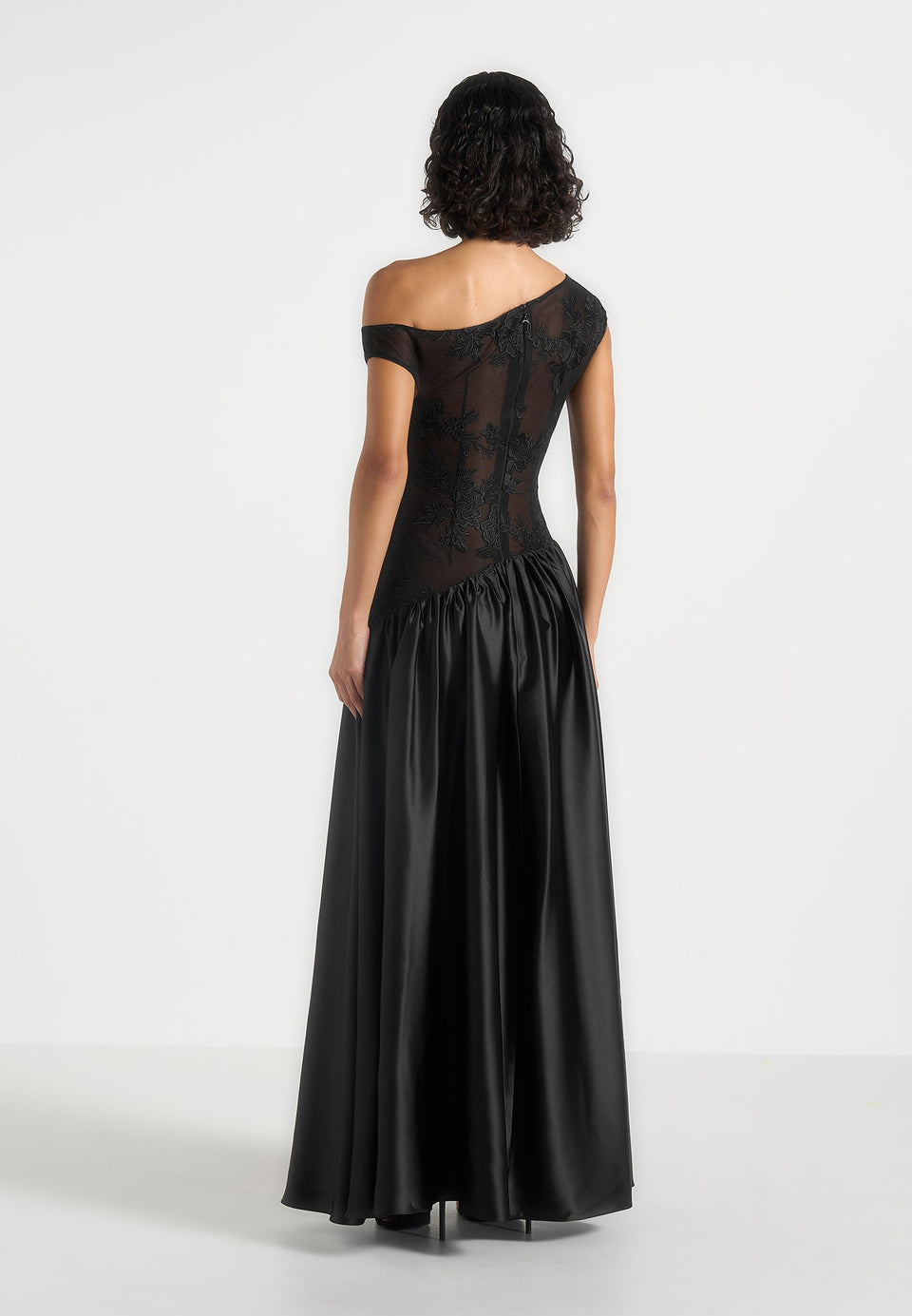 alanna-off-shoulder-fit-and-flare-maxi-dress-black