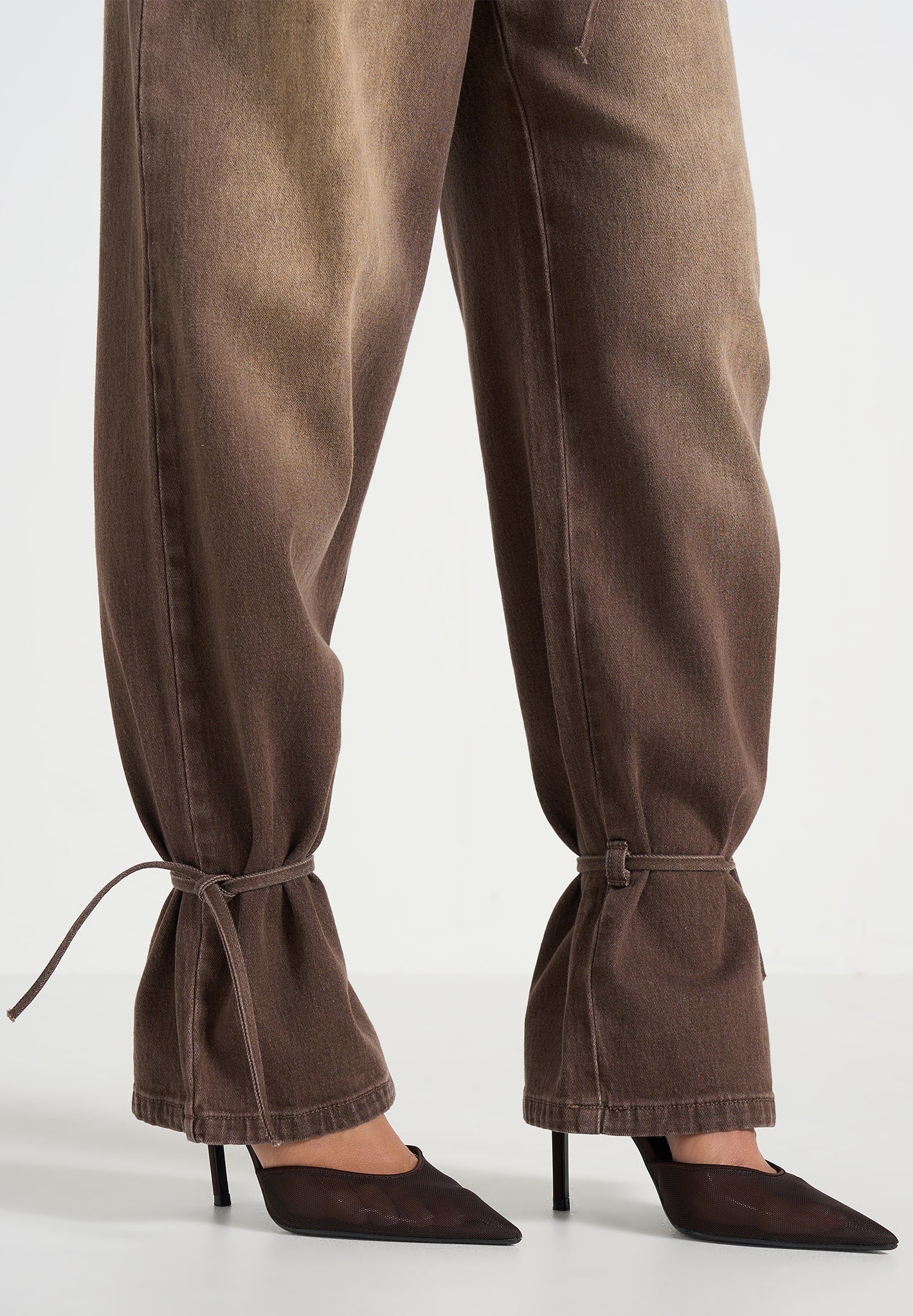 Faye - Wide Mid Rise Jeans With Tie Waist - Brown