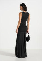 Emma - Crew Neck Crepe Belted Pleated Maxi Dress - Black