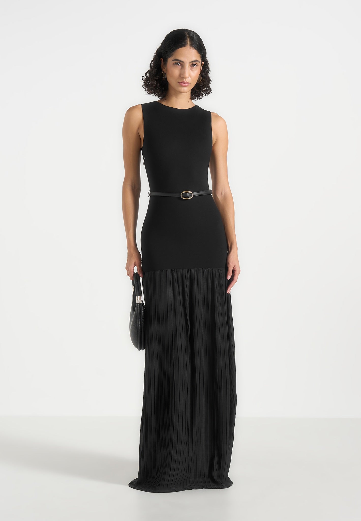 Emma - Crew Neck Crepe Belted Pleated Maxi Dress - Black