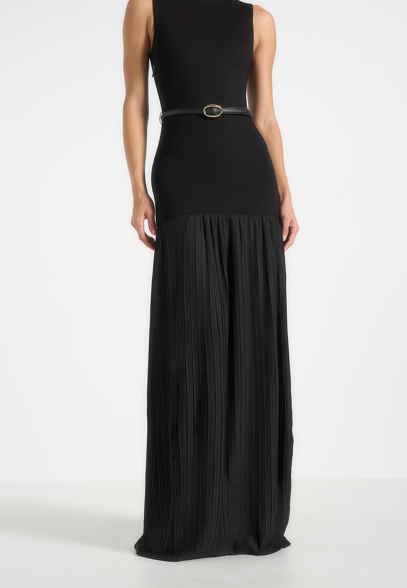 Emma - Crew Neck Crepe Belted Pleated Maxi Dress - Black