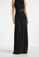 Emma - Crew Neck Crepe Belted Pleated Maxi Dress - Black