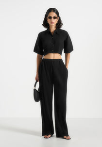 Lila - Pleated Wide-Leg Trousers - Black