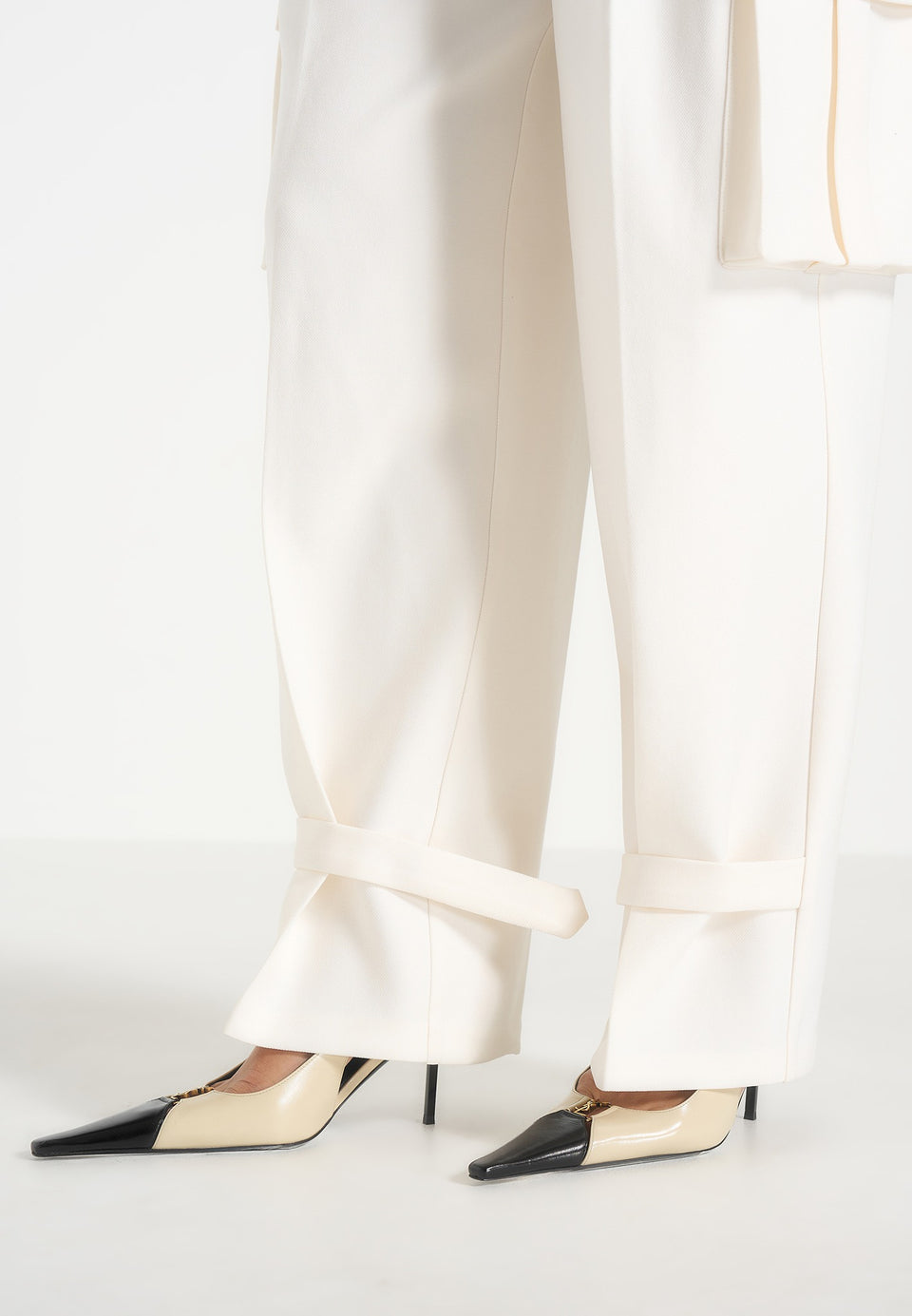 Danielle - Tailored Pleated Cargo Trousers - Off White
