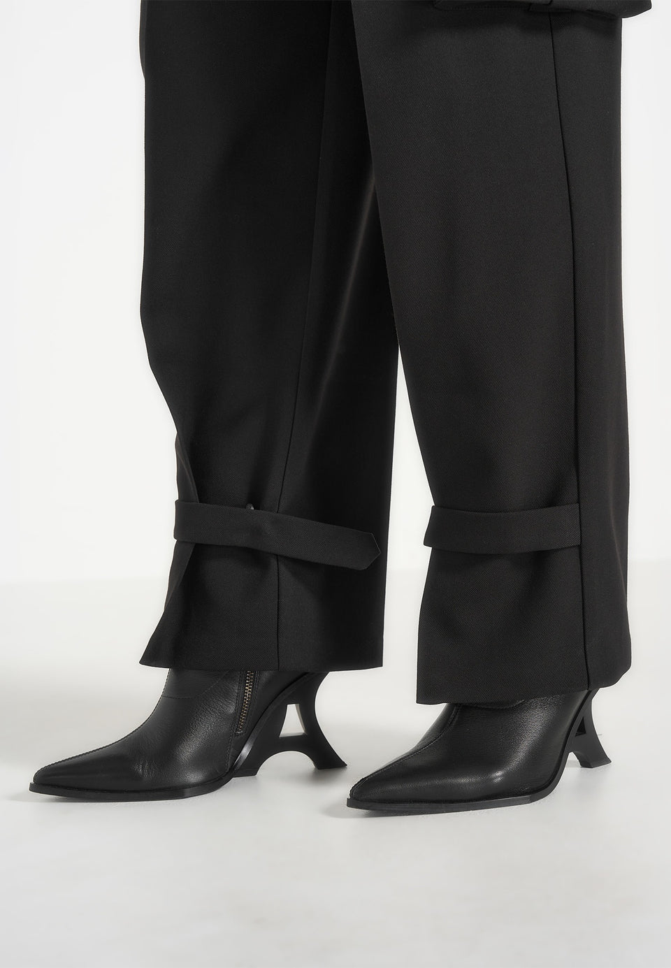 Danielle - Tailored Pleated Cargo Trousers - Black