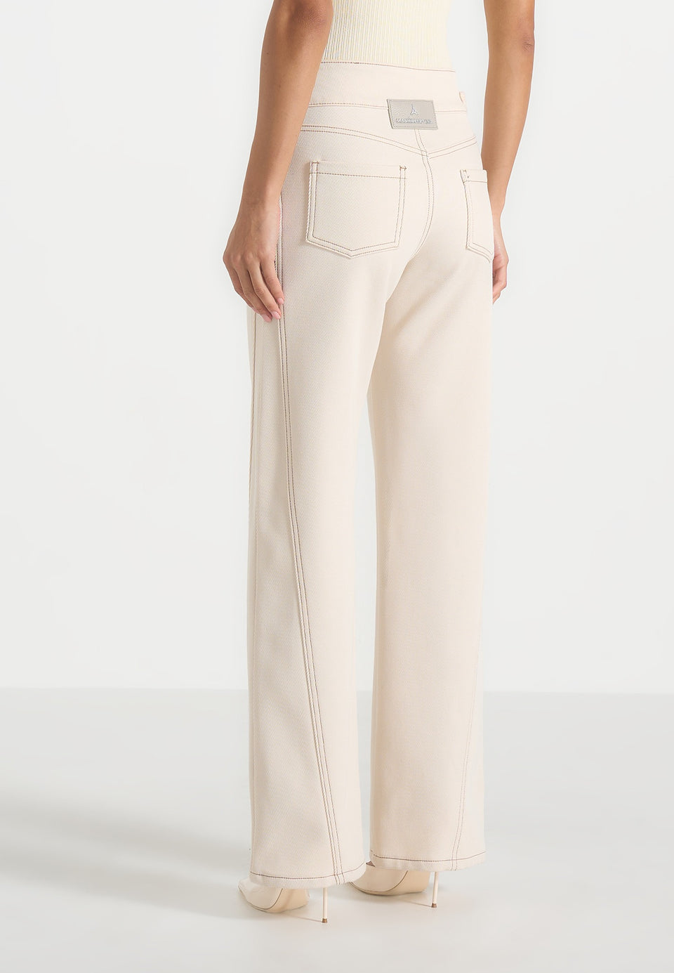 Loane - Twist Leg Boyfriend Jeans With Waist Adjuster - Cream