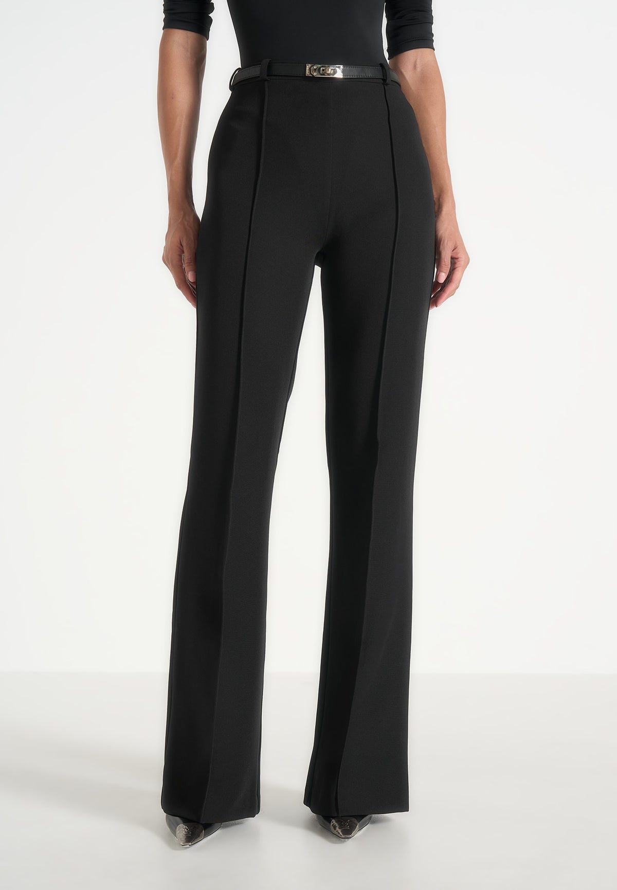 Quinn - High-Waisted Belted Fit & Flared Trousers - Black