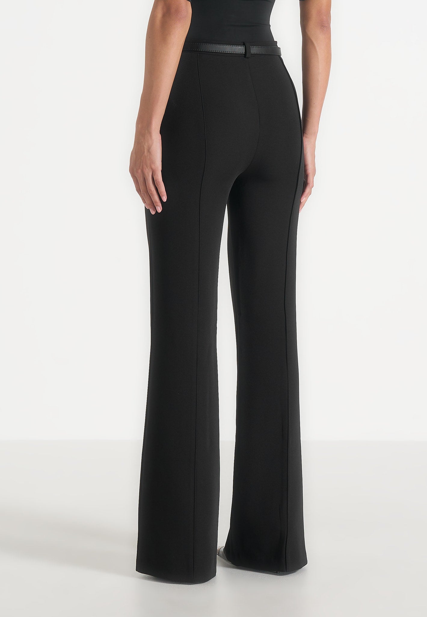Quinn - High-Waisted Belted Fit & Flared Trousers – Black