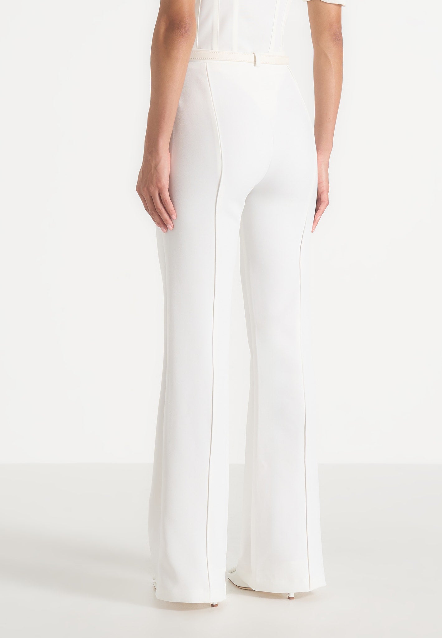 Quinn - High-Waisted Belted Fit & Flare Trousers – White