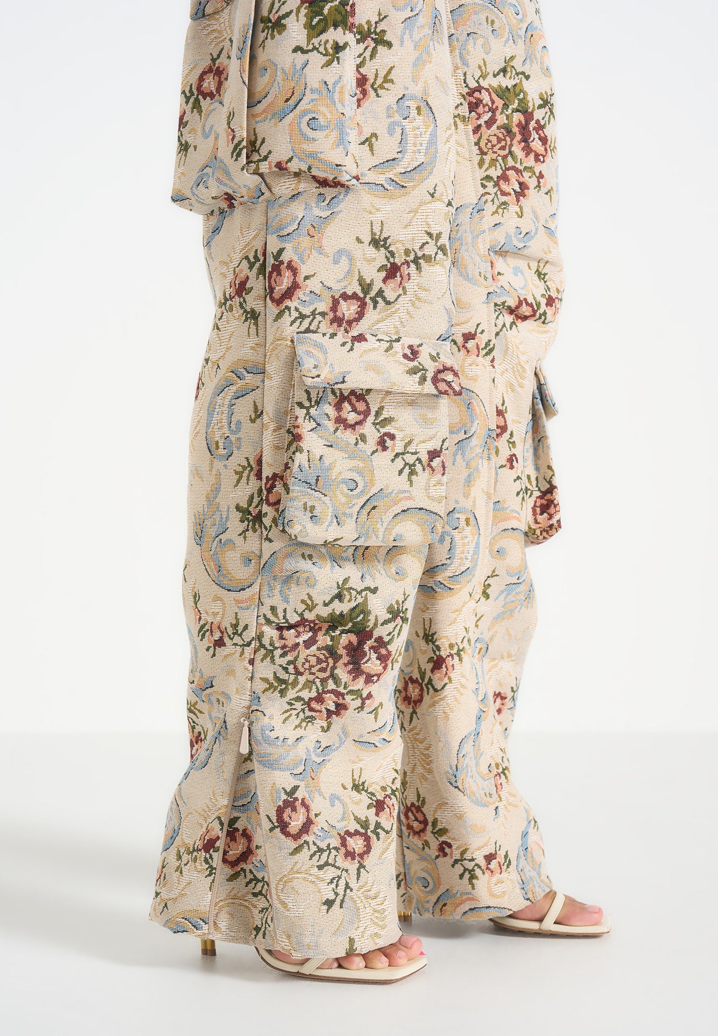 Emilie - High Waisted Tapestry Cargo Pants - Beige