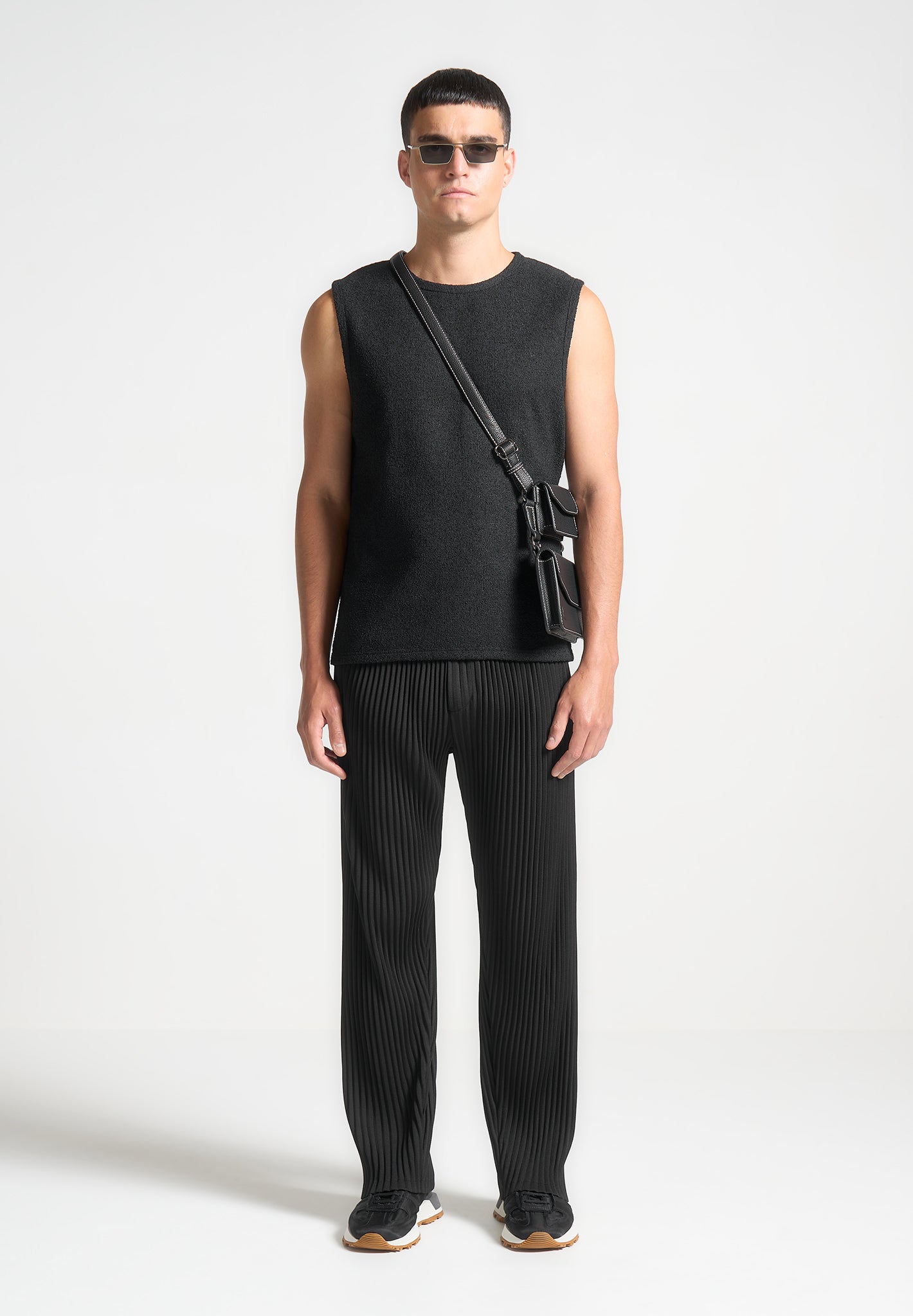 boucle-boxy-vest-black