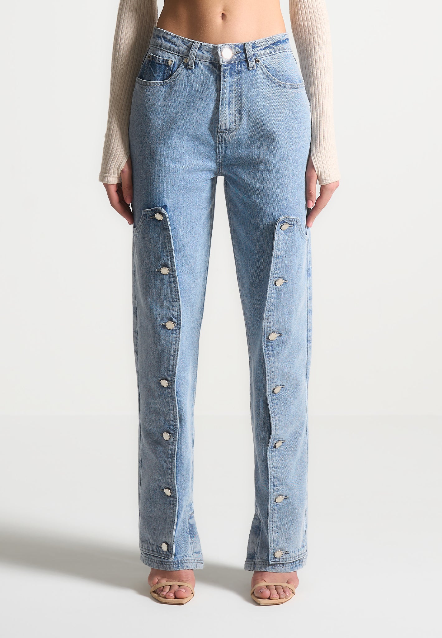 button-down-overlay-mom-jeans-mid-blue