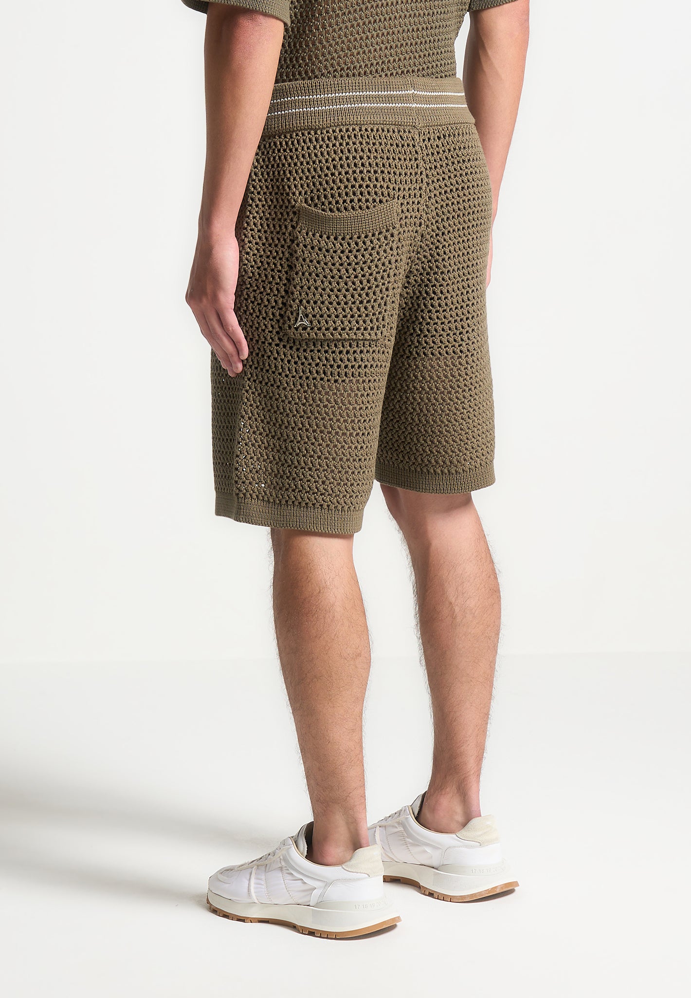 crochet-knit-stripe-shorts-khaki