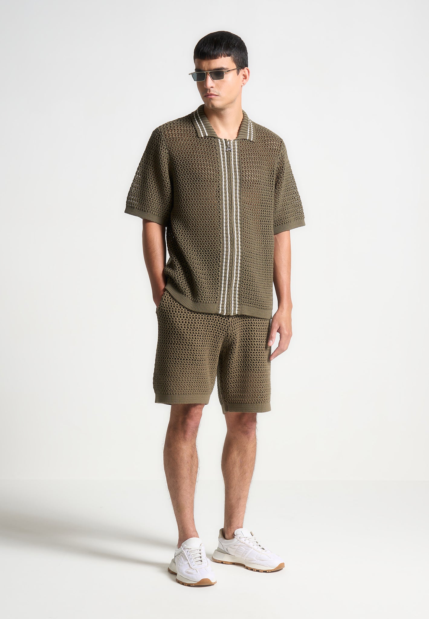 crochet-knit-stripe-shorts-khaki