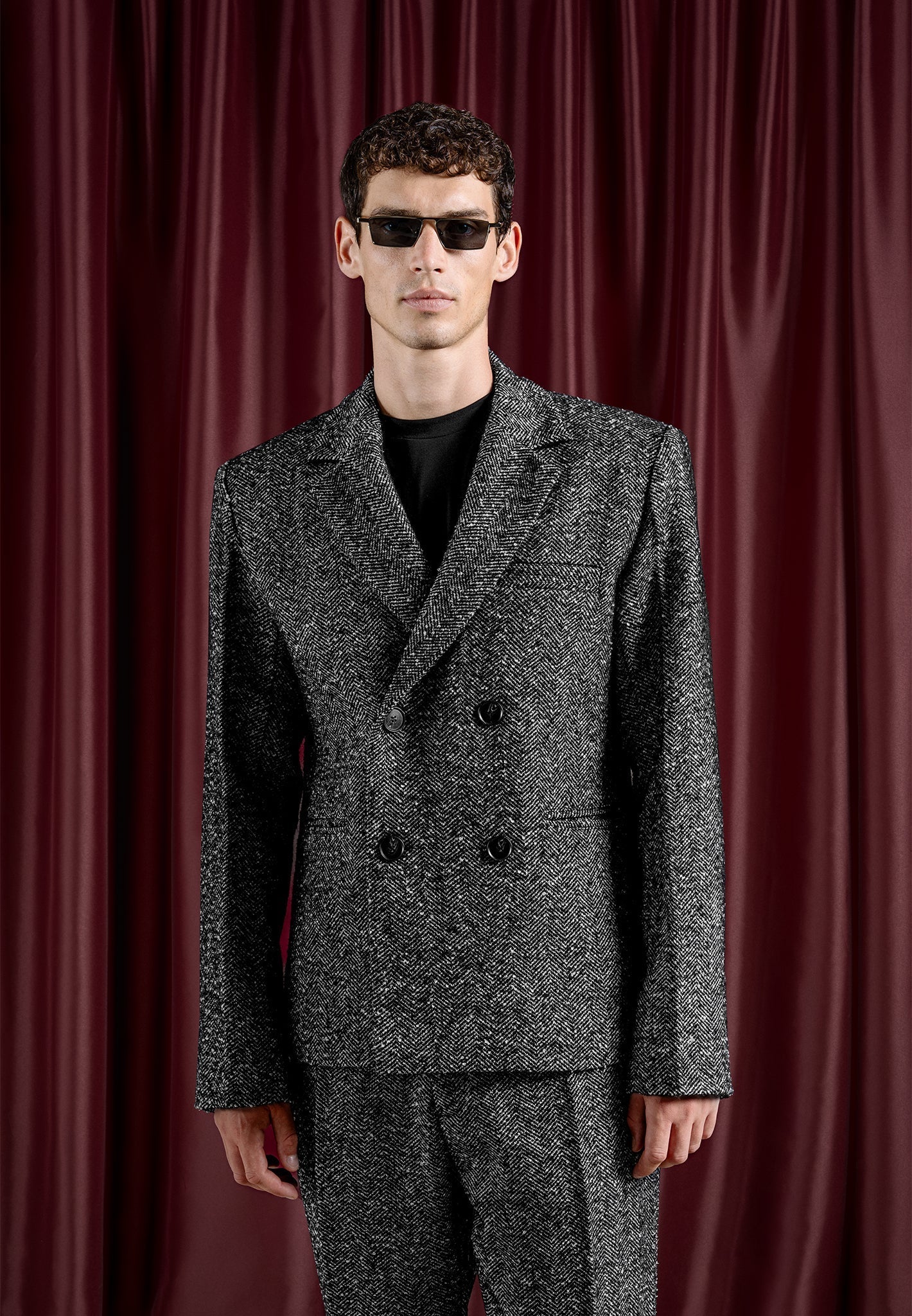 double-breasted-herringbone-wool-blend-suit-jacket-black 
