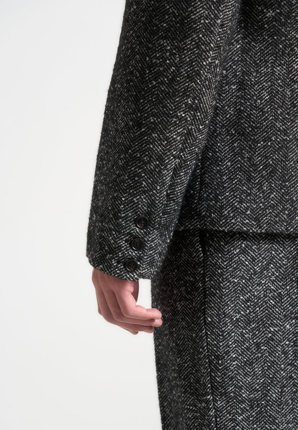double-breasted-herringbone-wool-blend-suit-jacket-black