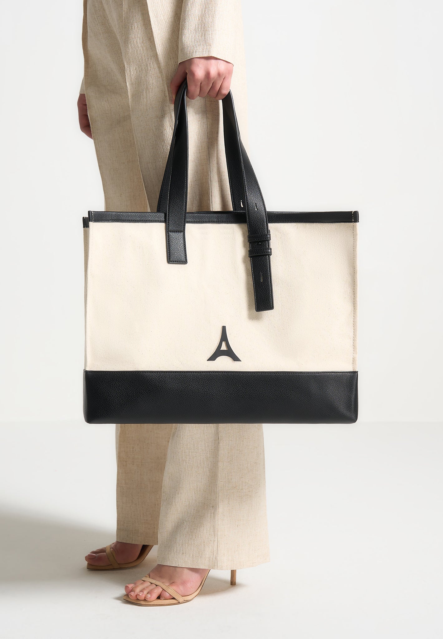 romane-eiffel-detail-canvas-tote-bag-beige-black