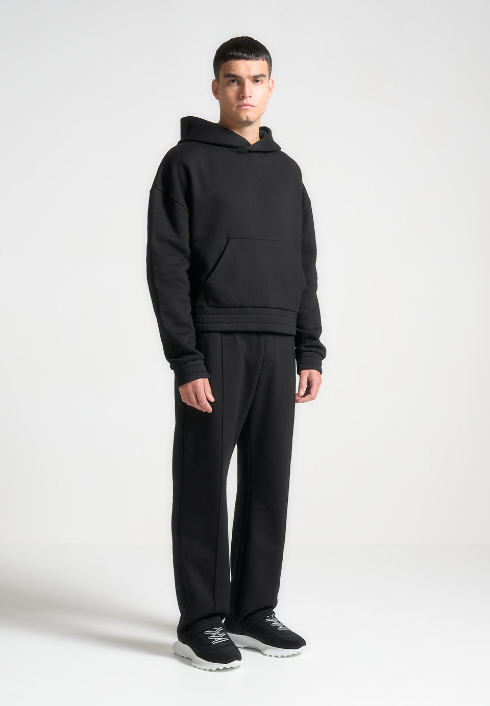 eternel-cropped-hoodie-black