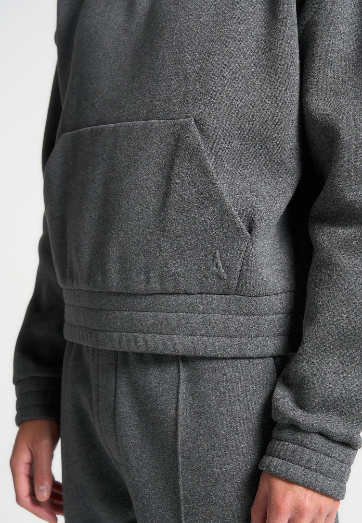 eternel-cropped-hoodie-dark-grey
