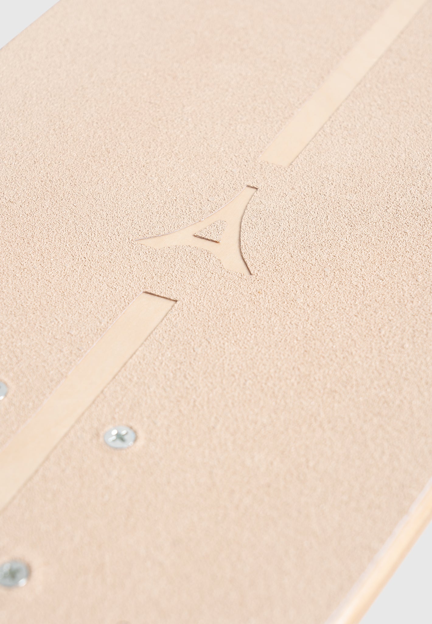 lart-skateboard-taupe