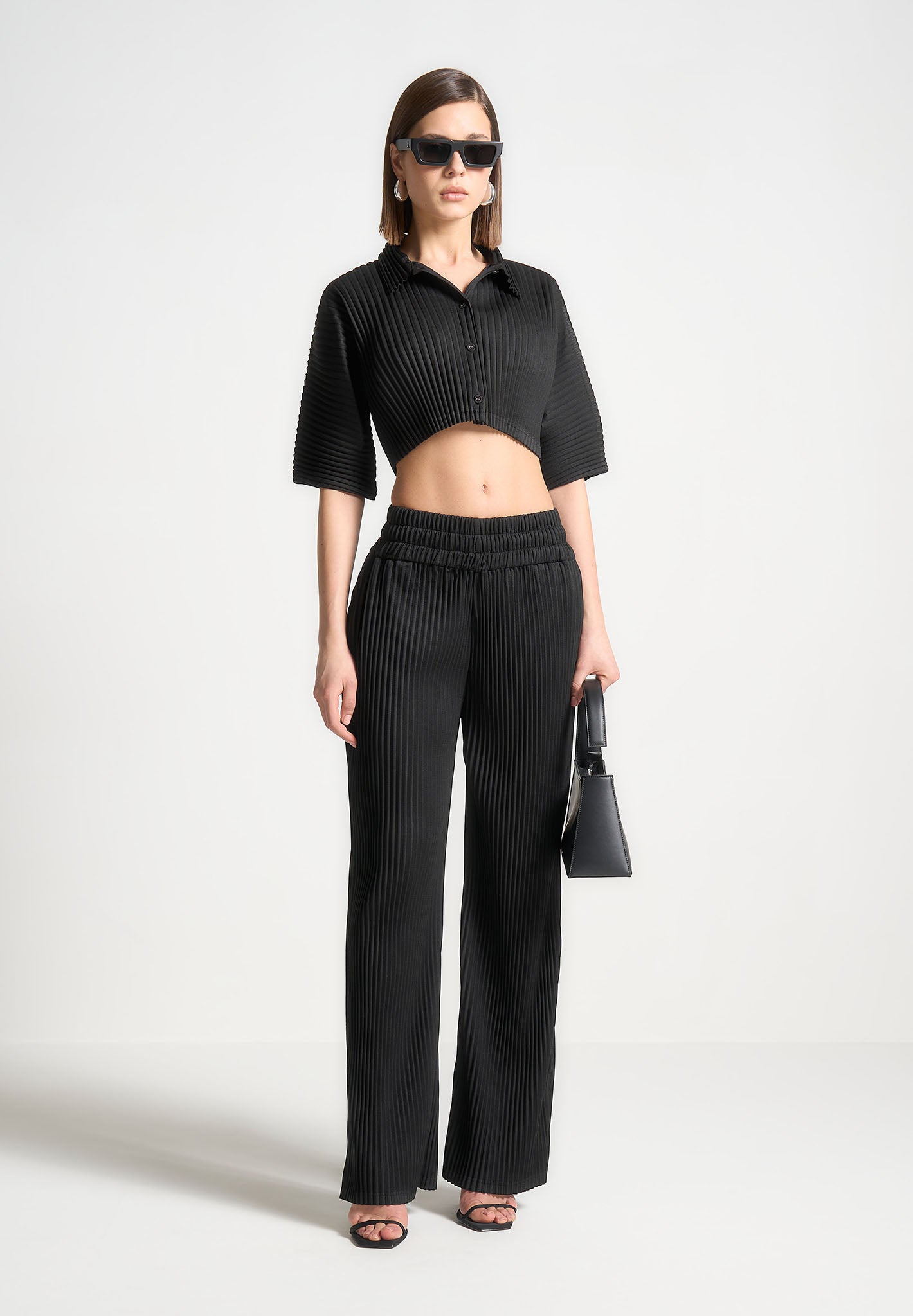 pleated-cropped-shirt-black-1