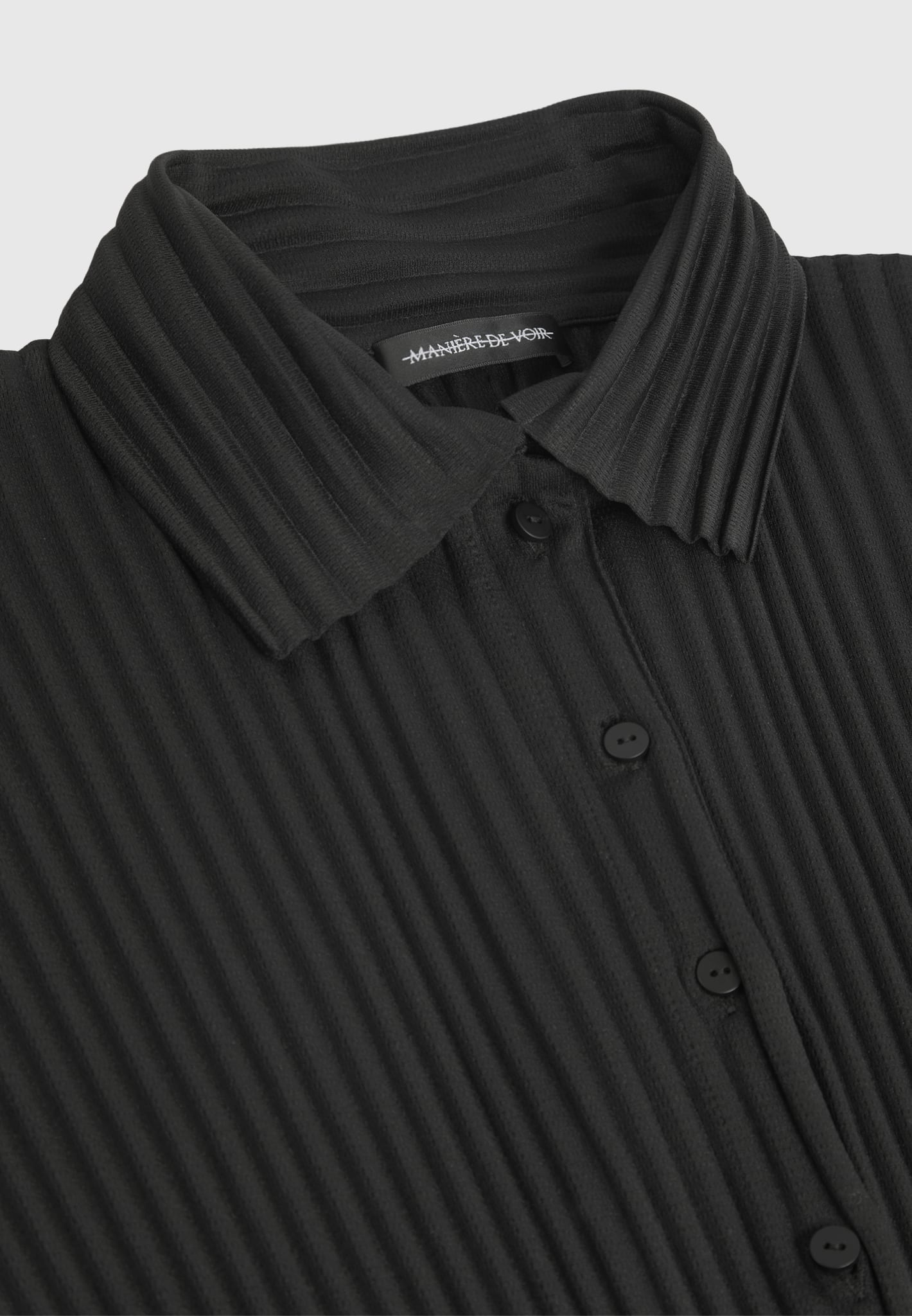 pleated-cropped-shirt-black