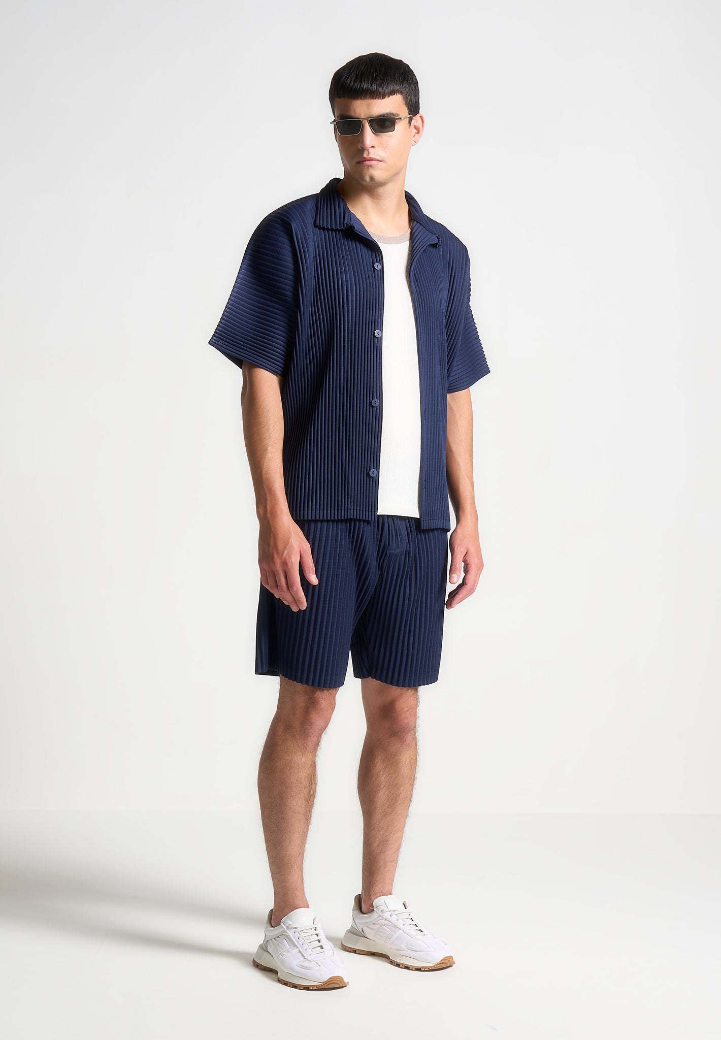 pleated-shorts-navy