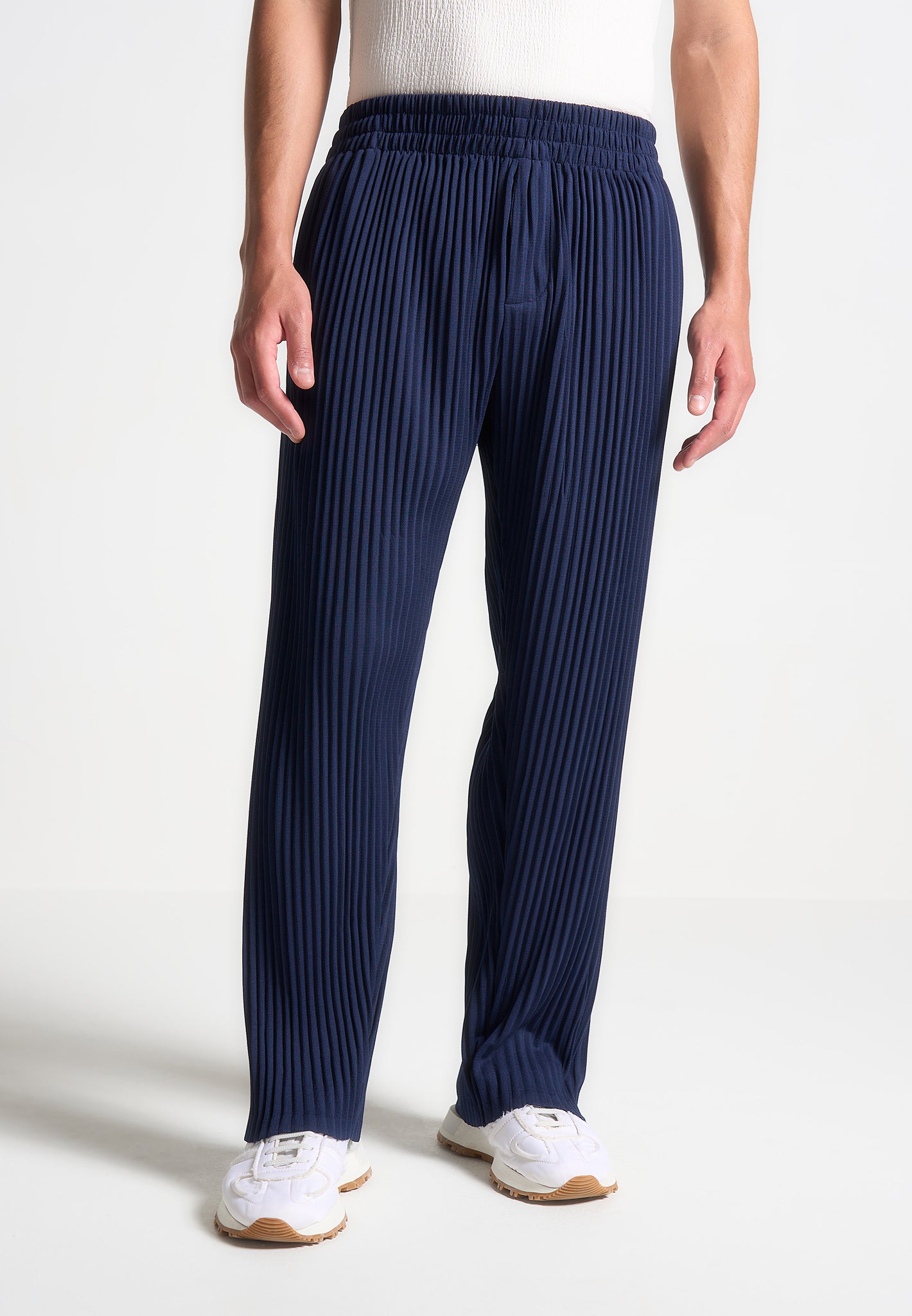 pleated-trousers-navy