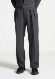 Pierre - Relaxed Fit Hatched Pleated Tailored Trousers - Dark Grey