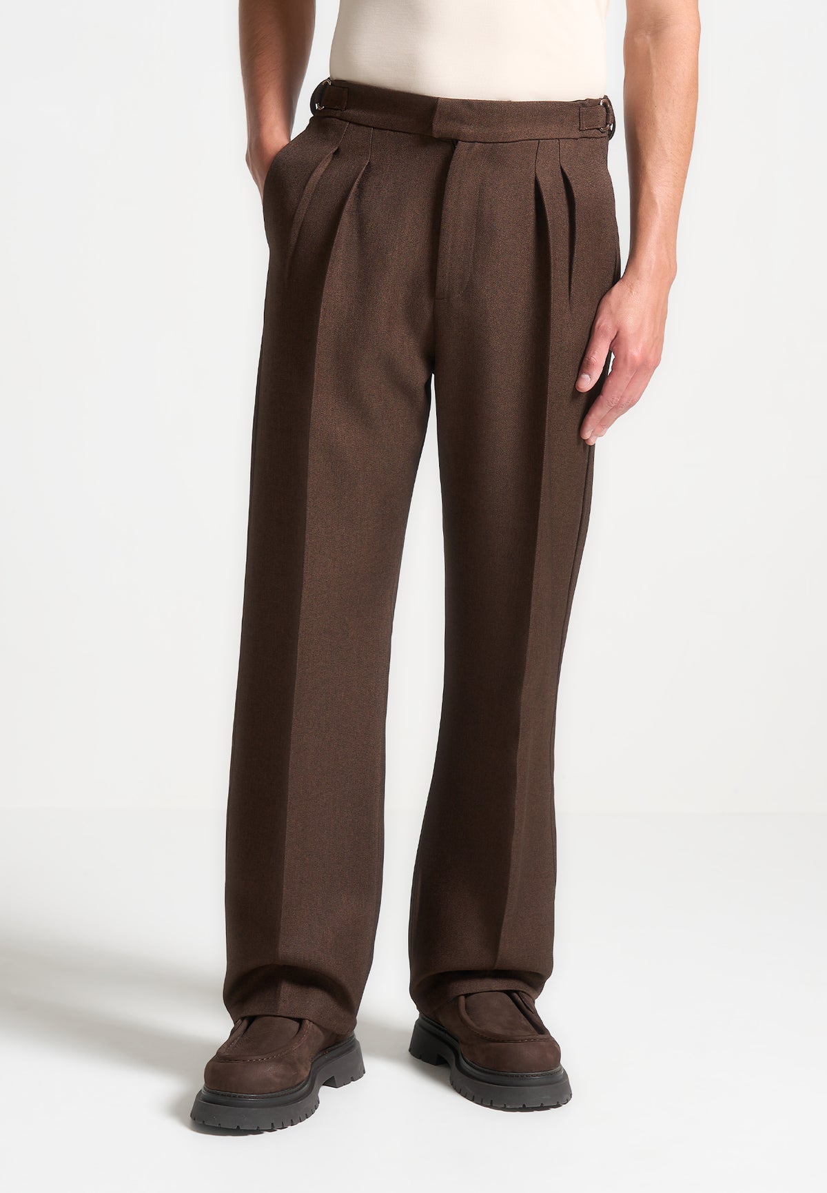 Pierre - Relaxed Fit Pleated Tailored Trousers - Brown