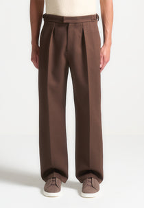 Dorian - Relaxed Fit Twill Pleated Tailored Trousers - Brown