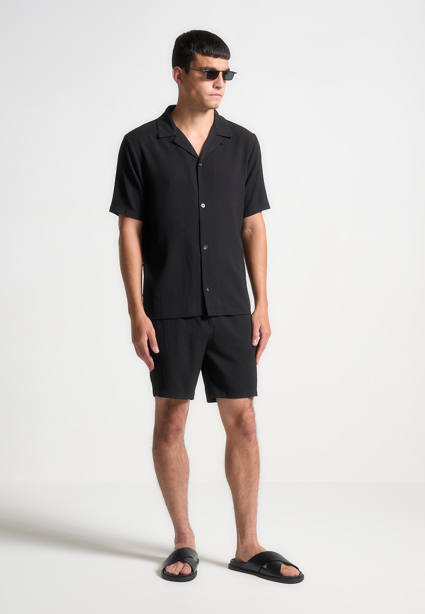 seersucker-shorts-black