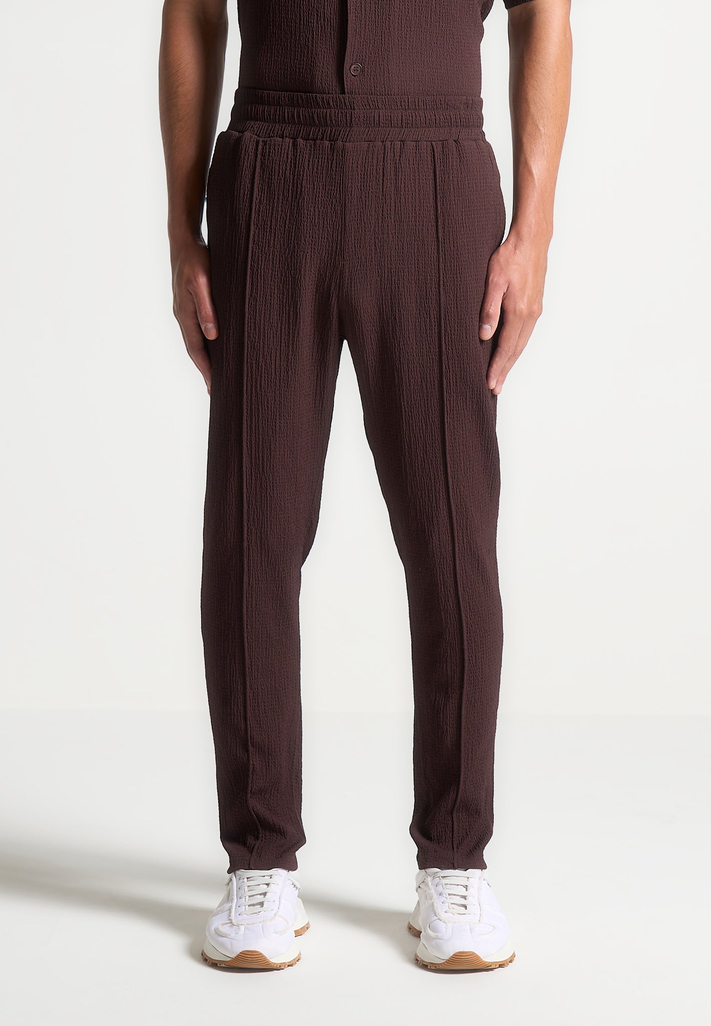 seersucker-tapered-trousers-brown