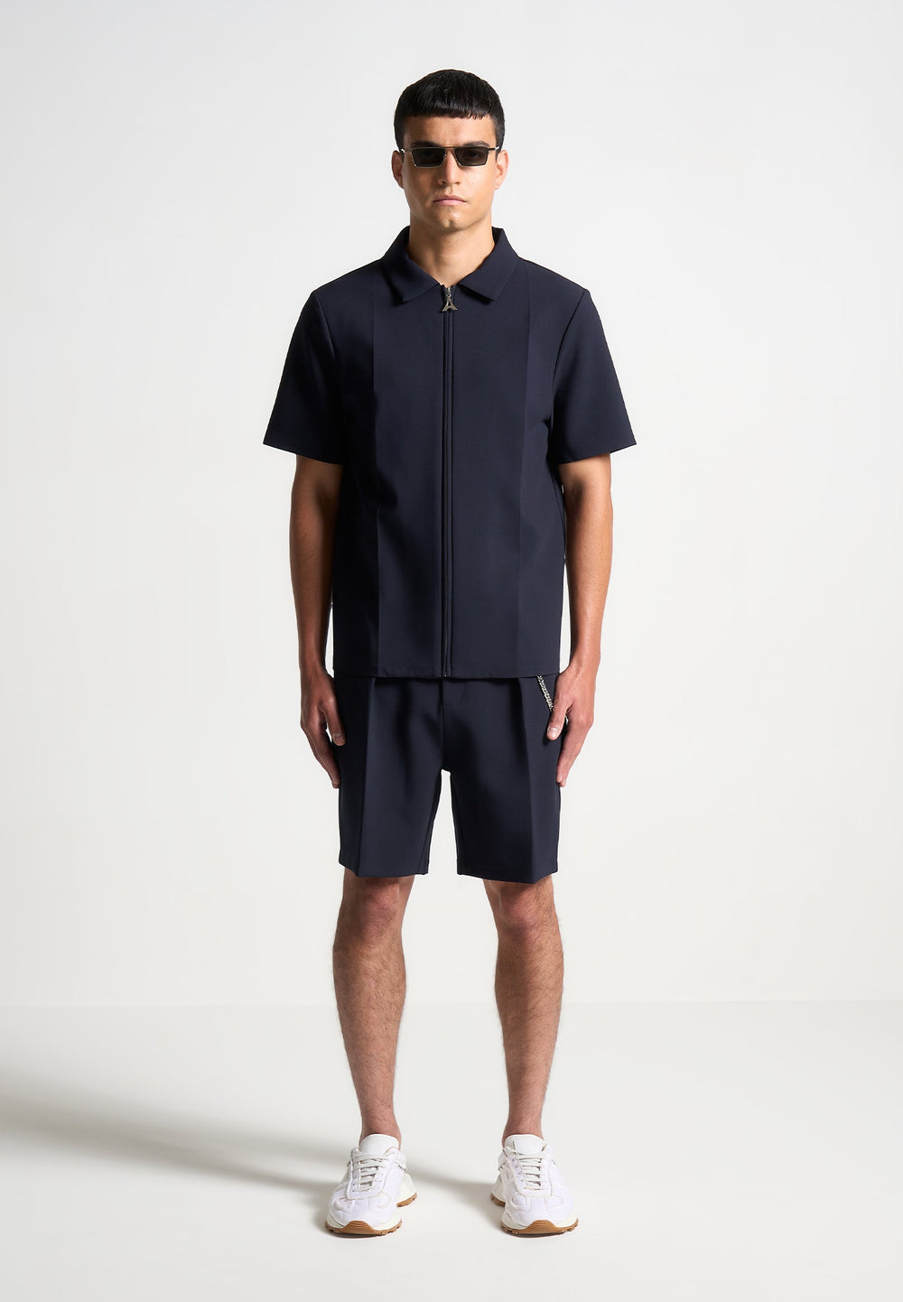tailored-shirt-with-crease-navy