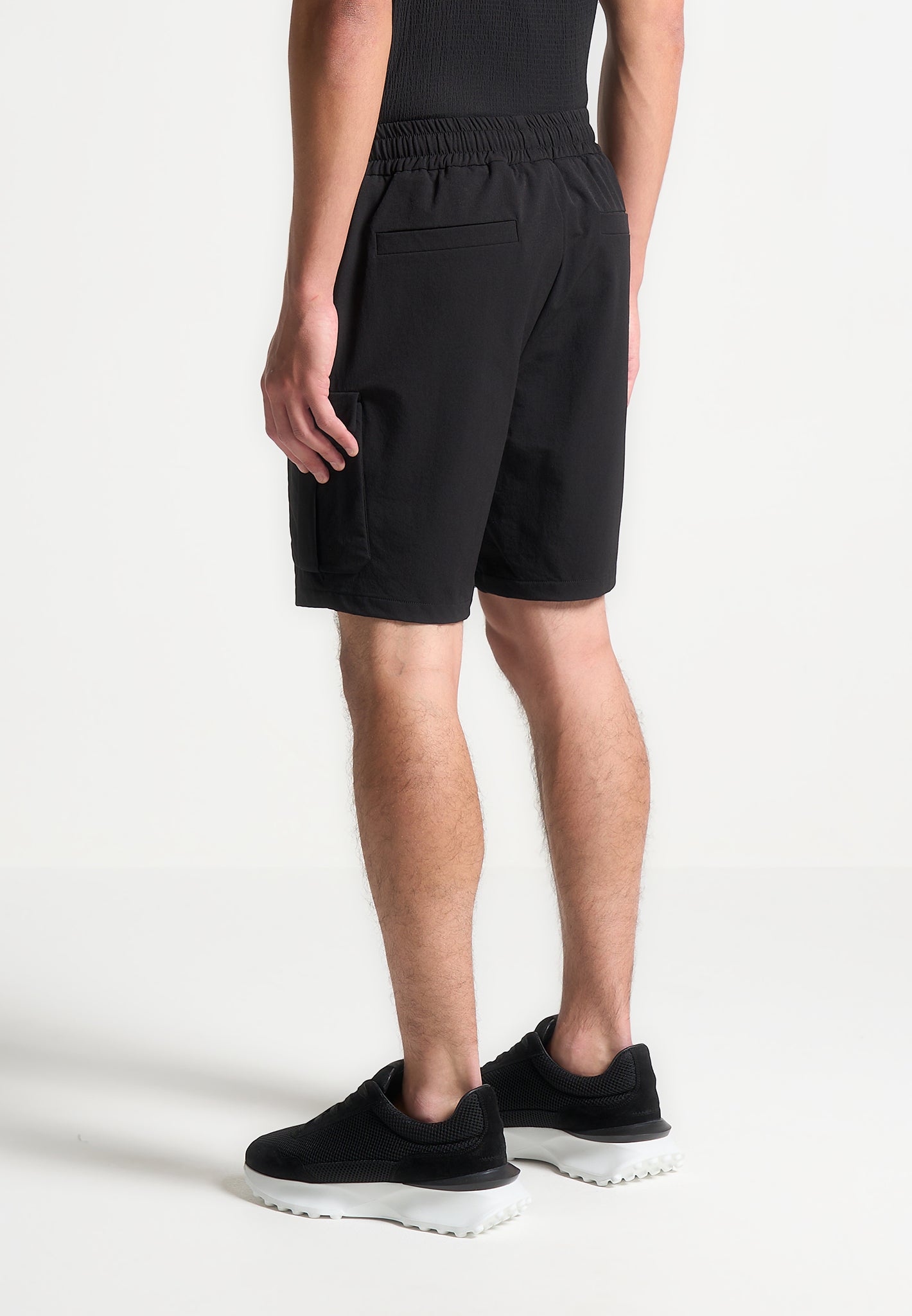 technical-cargo-shorts-black-2