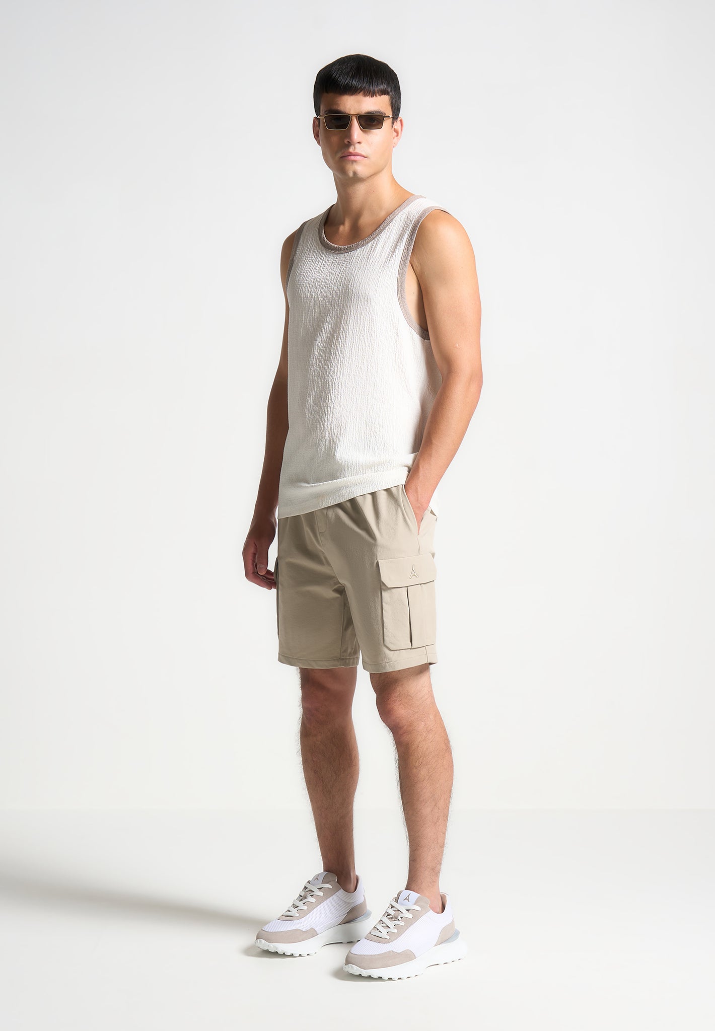 technical-cargo-shorts-taupe